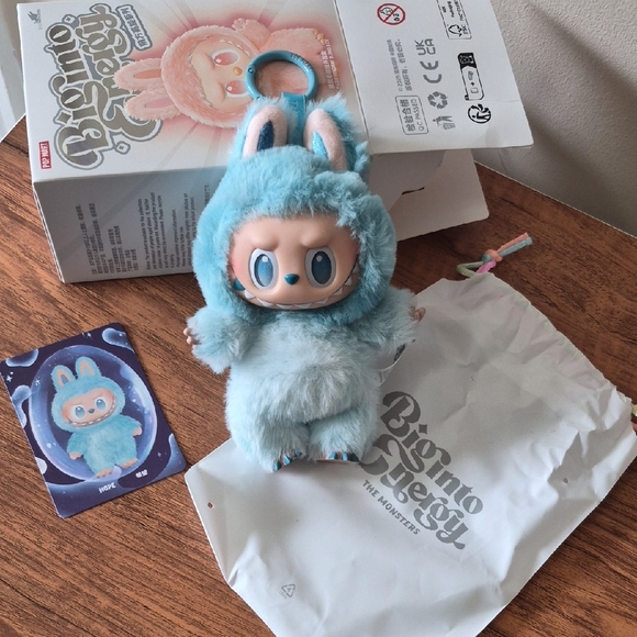 POP MART Accessories - BIE Labubu "Hope" Plush Pendant 🩵